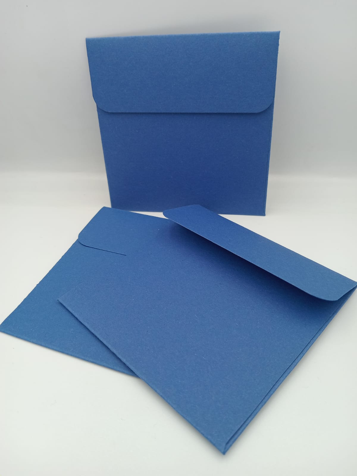 Enveloppe faite main carrée (100x100mm) - Bleue sapphire