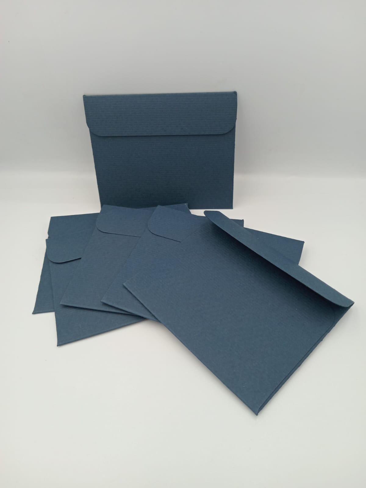 Enveloppe faite main carrée (100x80mm) - Bleu velours côtelé