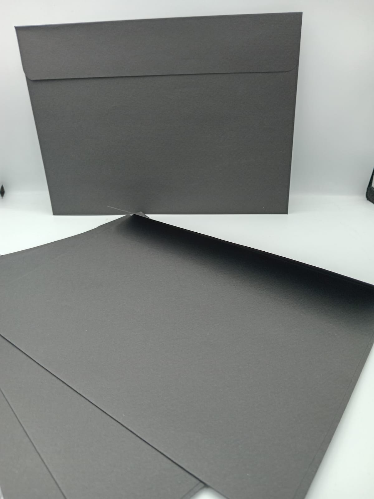 Enveloppe faite main С5 (229x162mm) - Noire - AZUVIA