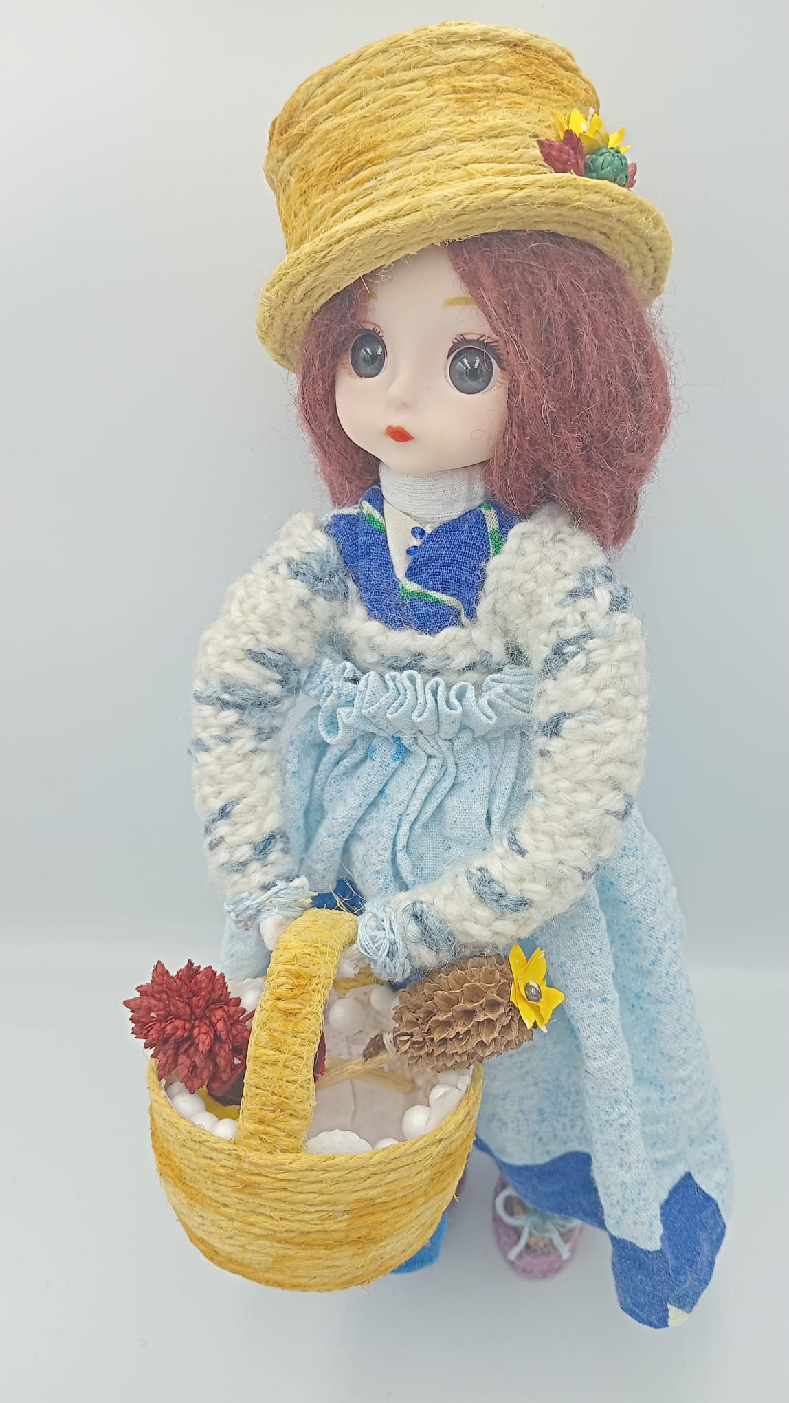 Jolie fille dans un chapeau - AZUVIA